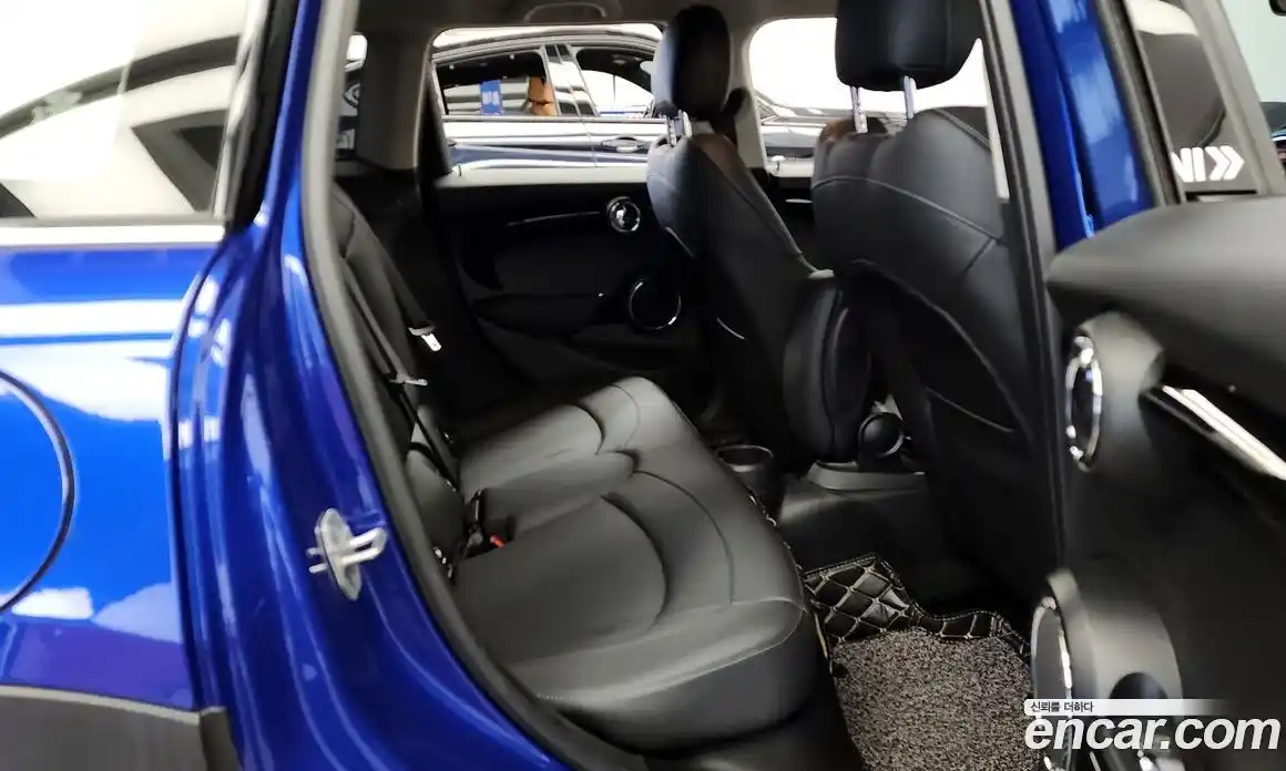 Mini Cooper 2020 1.5 Автомат в Москве № 214241, фото 7