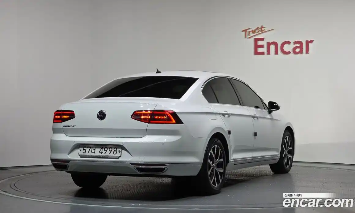 Volkswagen Passat 2018 2.0 Автомат в Москве № 215137, фото 12
