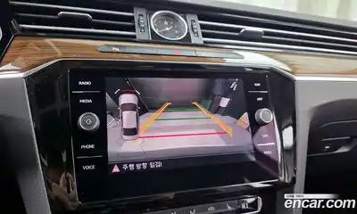 Volkswagen Passat 2018 2.0 Автомат в Москве № 215137, миниатюра 3