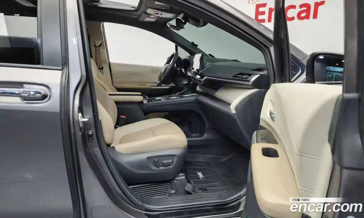 Toyota Sienna 2021 2.5 Автомат в Москве № 215520, фото 6