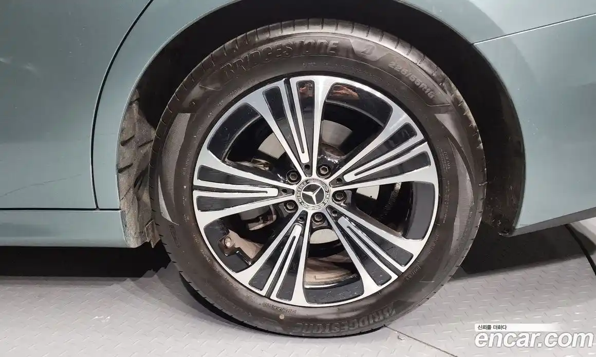 Mercedes-Benz E-Class 2024 2.0 Автомат в Москве № 220866, фото 17