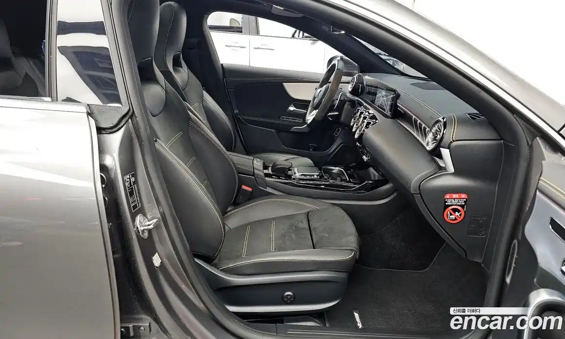 Mercedes-Benz CLA-Class 2021 2.0 Автомат в Москве № 221032, фото 4