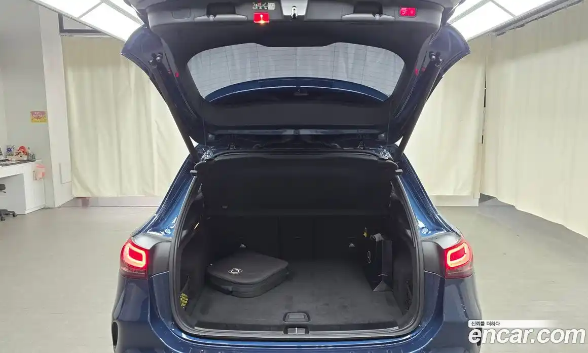 Mercedes-Benz EQA 2023 0.2 Автомат в Москве № 229385, фото 15