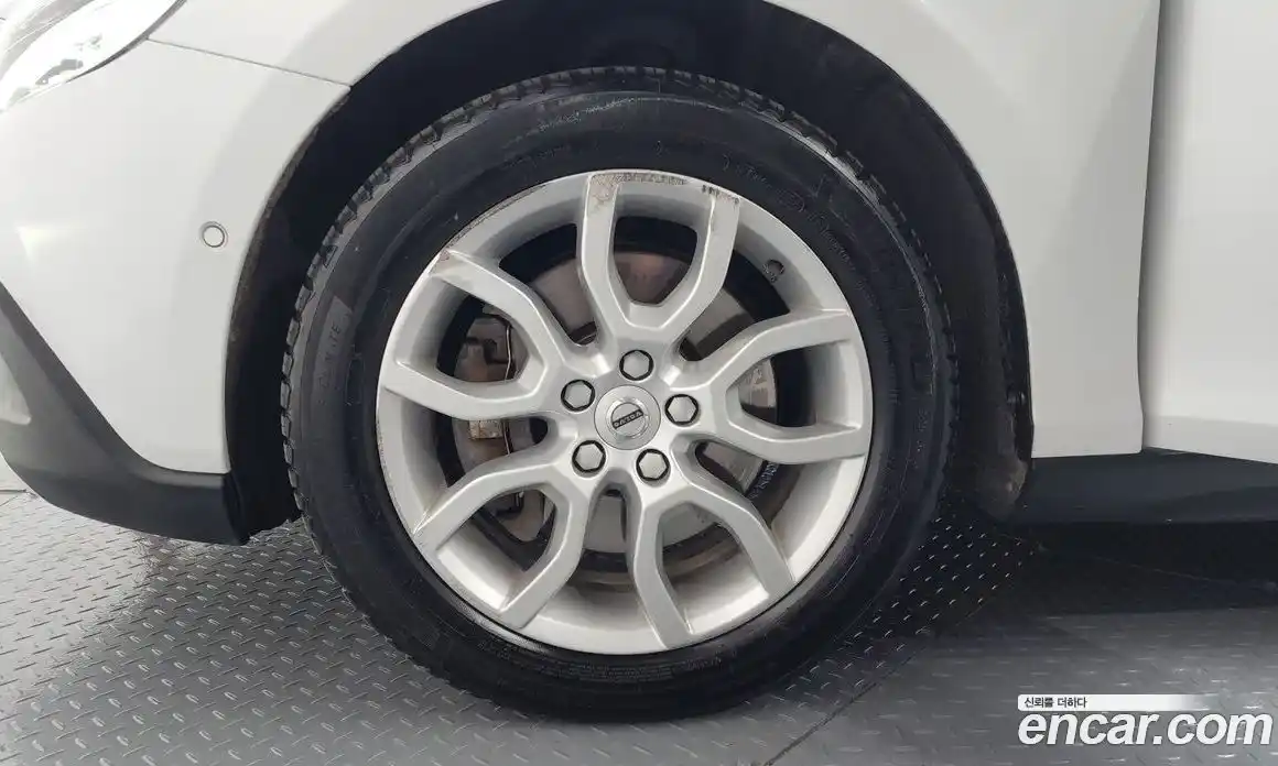 Volvo V40 2018 2.0 Автомат в Москве № 230664, фото 13