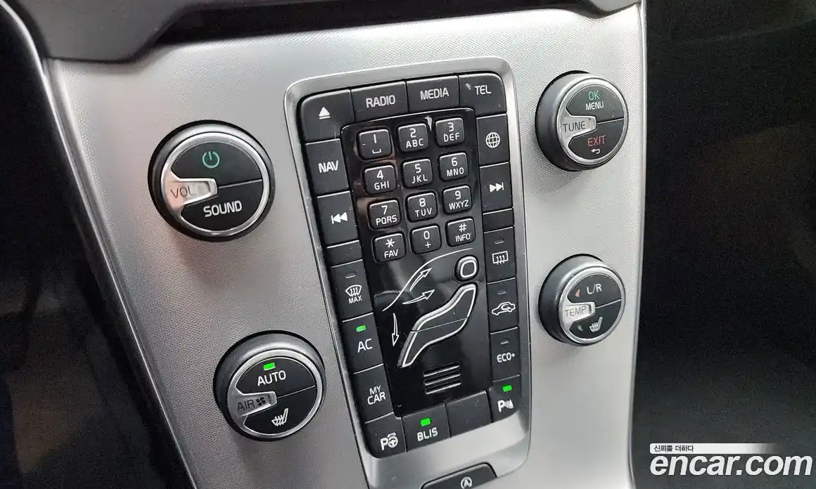 Volvo V40 2018 2.0 Автомат в Москве № 230664, фото 4