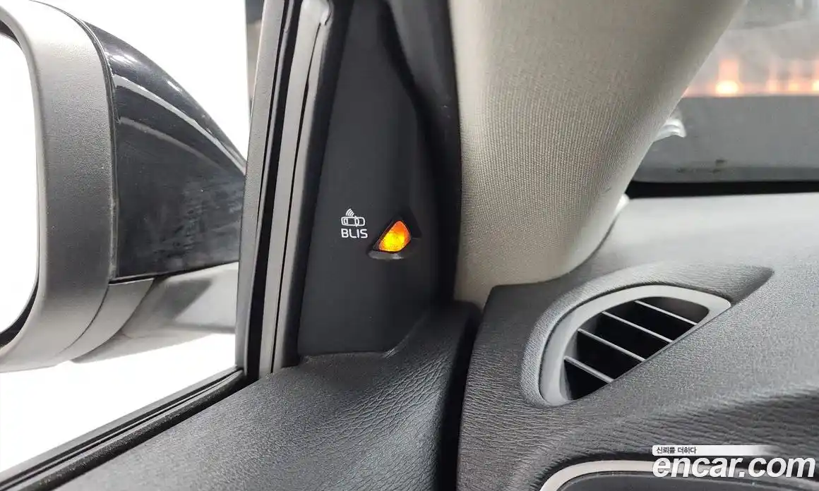 Volvo V40 2018 2.0 Автомат в Москве № 230664, фото 7