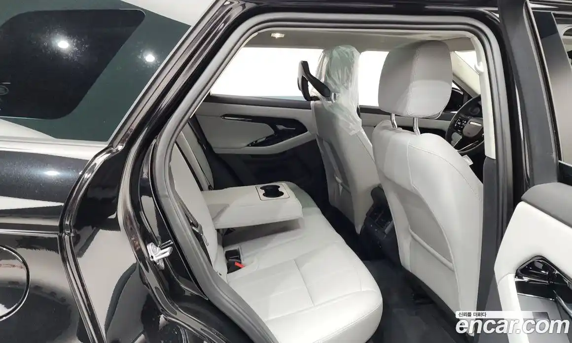 Land Rover Range-Rover Evoque 2025 2.0 Автомат в Москве № 231149, фото 17