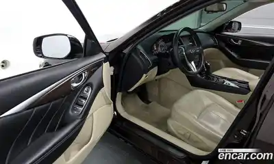 Infiniti Q50 2018 2.0 Автомат в Москве № 245586, миниатюра 2