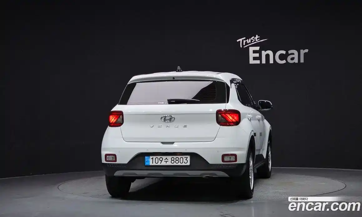 Hyundai Venue 2023 1.6 Автомат в Москве № 246545, фото 18