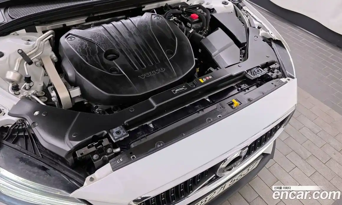 Volvo V60 2021 2.0 Автомат в Москве № 250916, фото 12