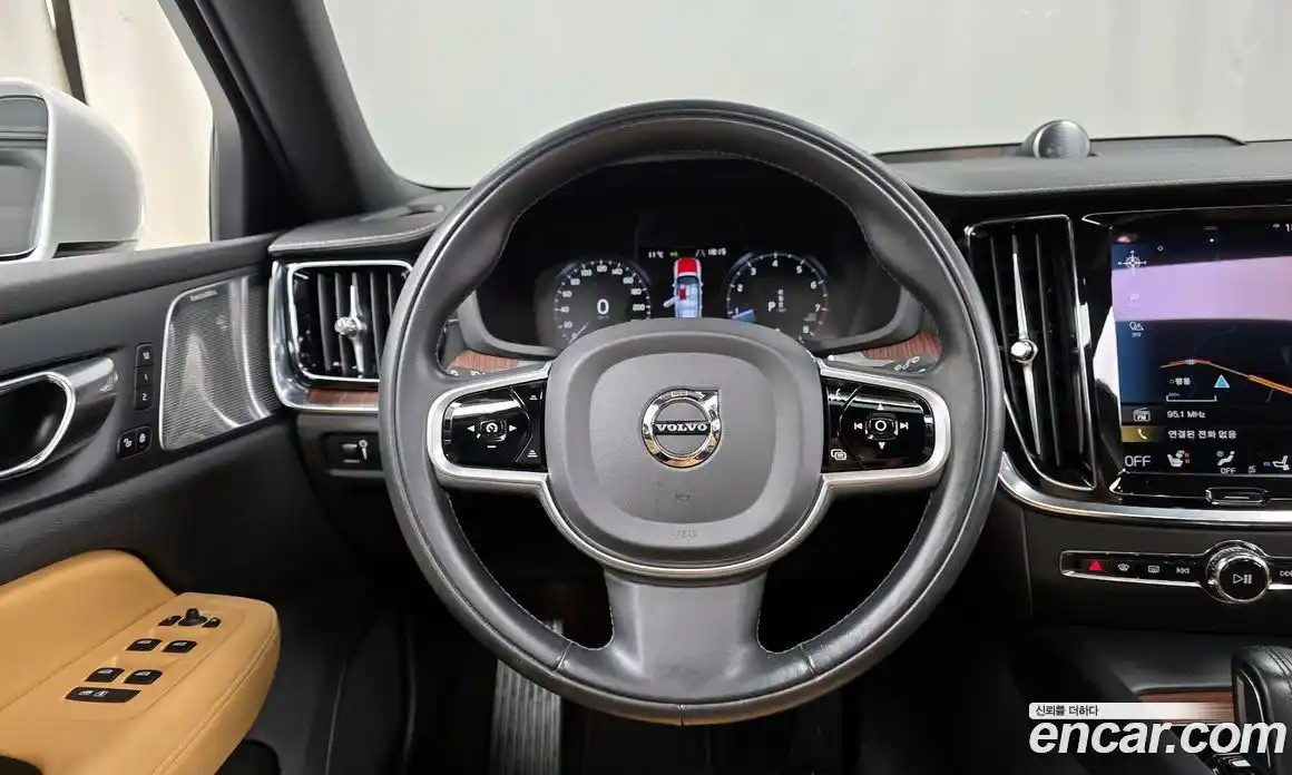 Volvo V60 2021 2.0 Автомат в Москве № 250916, фото 4