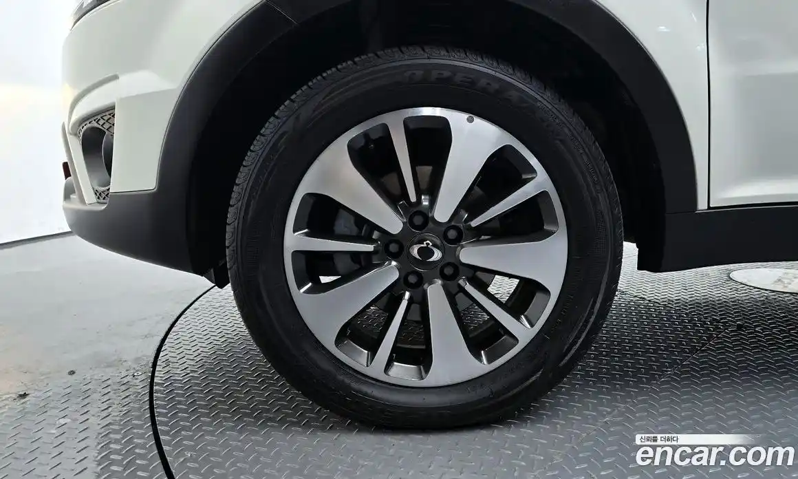 SsangYong Korando 2015 2.0 Автомат в Москве № 28351, фото 11