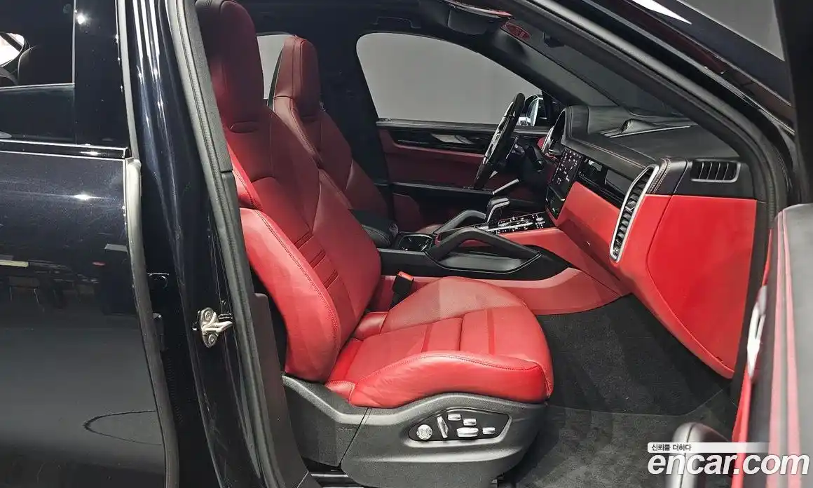 Porsche Cayenne 2021 3.0 Автомат в Москве № 294198, фото 17