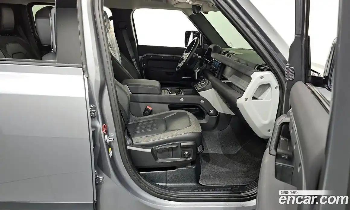 Land Rover Defender 2020 2.0 Автомат в Москве № 298224, фото 3