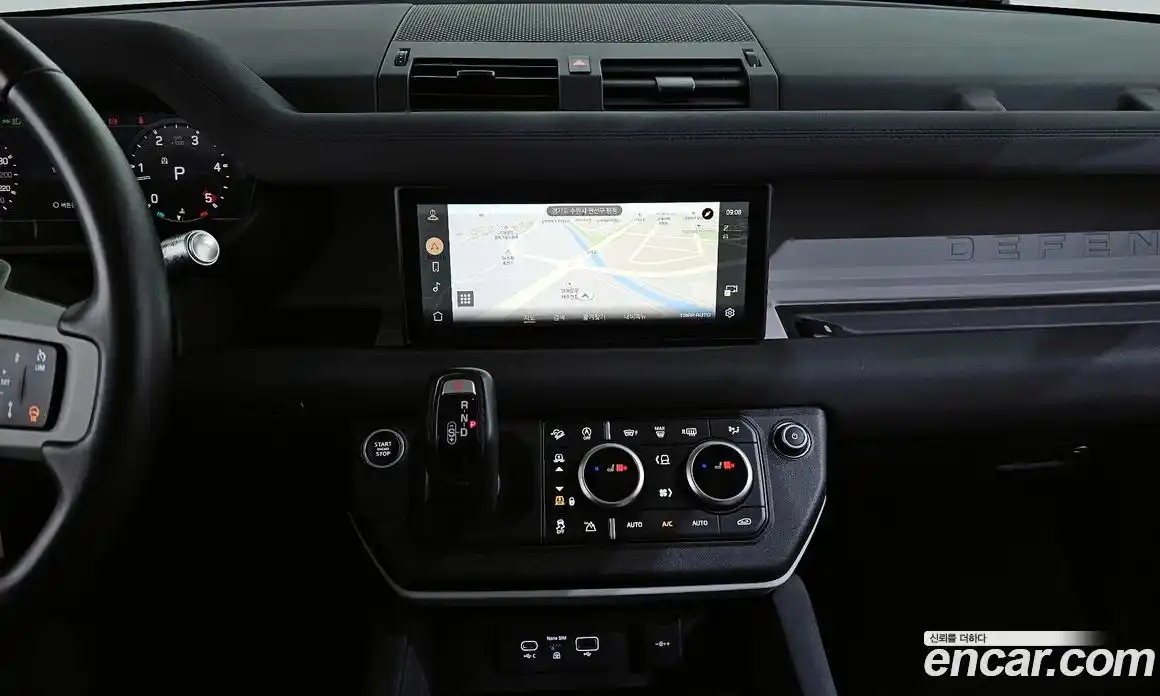 Land Rover Defender 2020 2.0 Автомат в Москве № 298224, фото 8