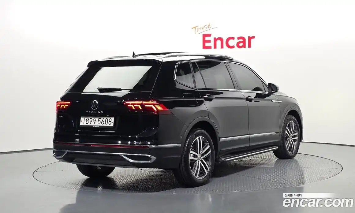 Volkswagen Tiguan 2023 2.0 Автомат в Москве № 317697, фото 19