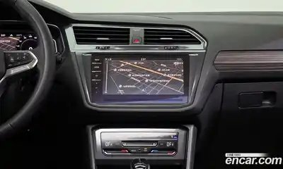 Volkswagen Tiguan 2023 2.0 Автомат в Москве № 317697, миниатюра 5