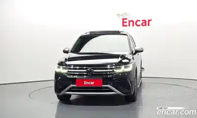 Volkswagen Tiguan 2023 2.0 Автомат в Москве № 317697, миниатюра 7