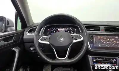 Volkswagen Tiguan 2023 2.0 Автомат в Москве № 317697, миниатюра 10