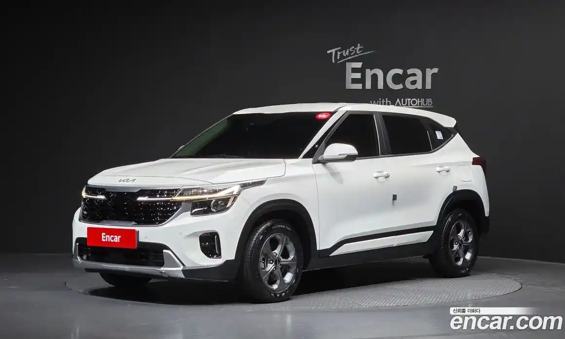 Kia Seltos 2023 1.6 Автомат в Москве № 338660, фото 1