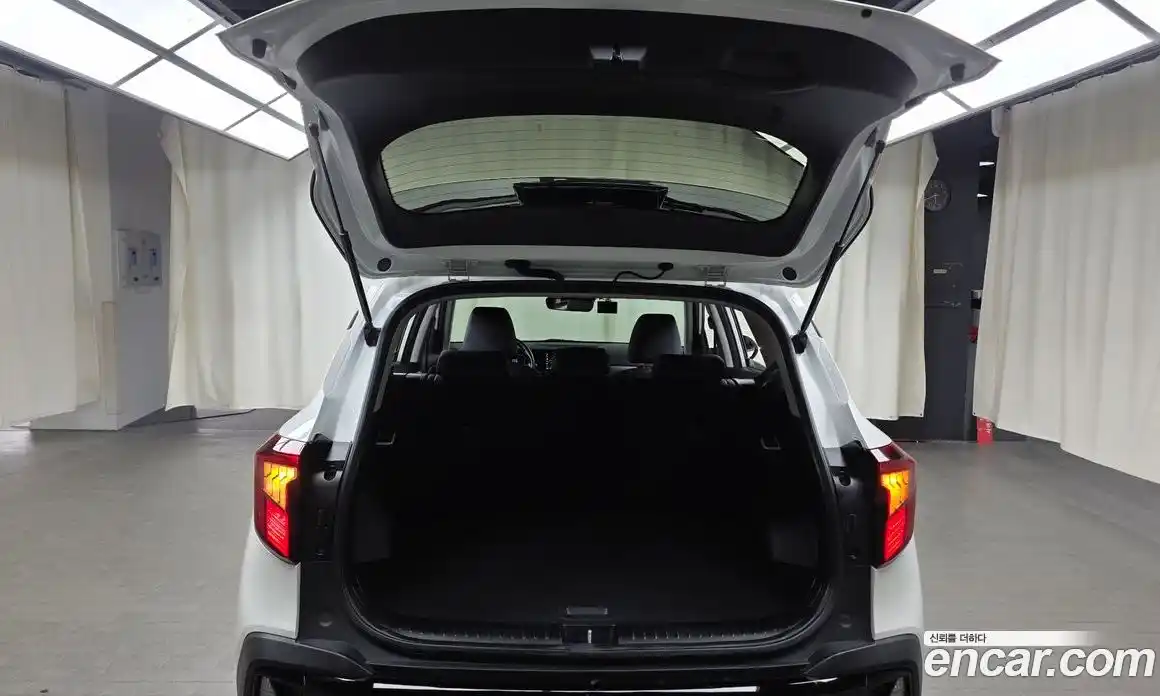 Kia Seltos 2023 1.6 Автомат в Москве № 338660, фото 13