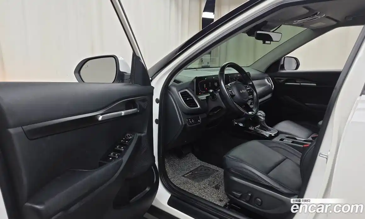 Kia Seltos 2023 1.6 Автомат в Москве № 338660, фото 18