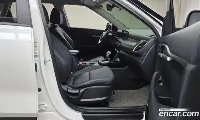 Kia Seltos 2023 1.6 Автомат в Москве № 338660, миниатюра 5