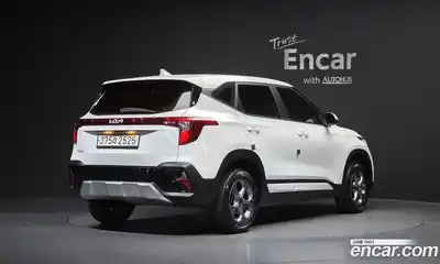 Kia Seltos 2023 1.6 Автомат в Москве № 338660, миниатюра 7