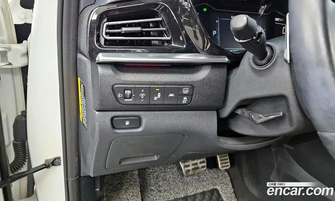 Kia Niro 2020 1.6 Автомат в Москве № 54389, фото 17