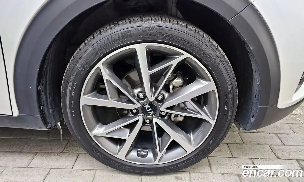 Kia Niro 2020 1.6 Автомат в Москве № 54389, фото 18