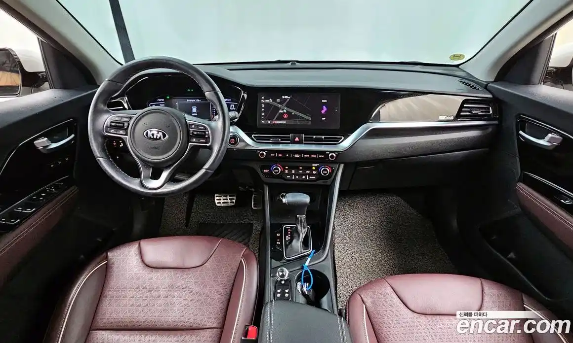 Kia Niro 2020 1.6 Автомат в Москве № 54389, фото 3