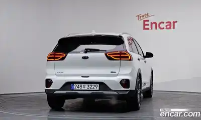 Kia Niro 2020 1.6 Автомат в Москве № 54389, миниатюра 6