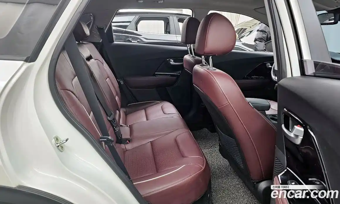 Kia Niro 2020 1.6 Автомат в Москве № 54389, фото 10