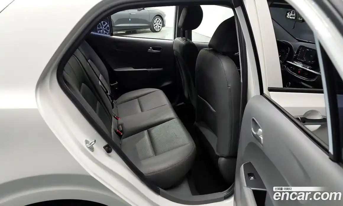 Kia Morning 2021 1.0 Автомат в Москве № 56153, фото 15