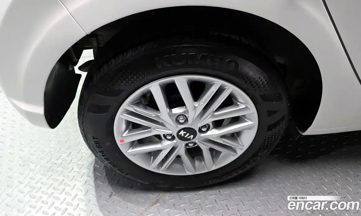 Kia Morning 2021 1.0 Автомат в Москве № 56153, фото 19