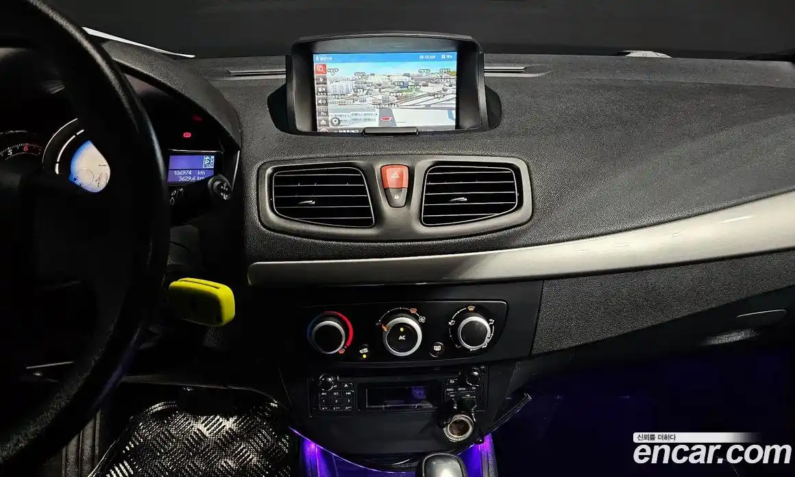 Renault SM3 2015 1.6 Автомат в Москве № 106905, фото 15