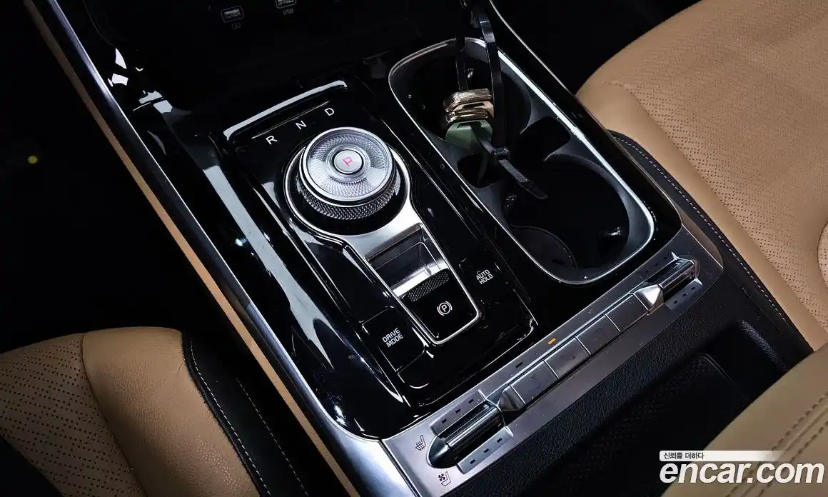 Kia Canival 2023 3.5 Автомат в Москве № 115655, фото 13