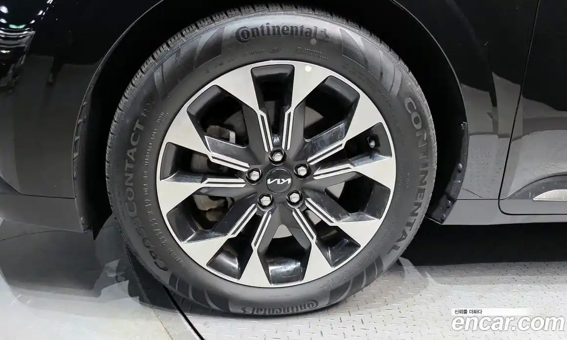 Kia Canival 2023 3.5 Автомат в Москве № 115655, фото 8