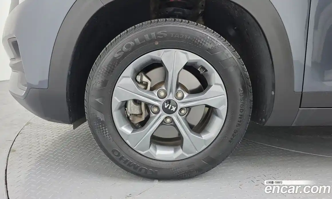 Kia Seltos 2020 1.6 Автомат в Москве № 120406, фото 14