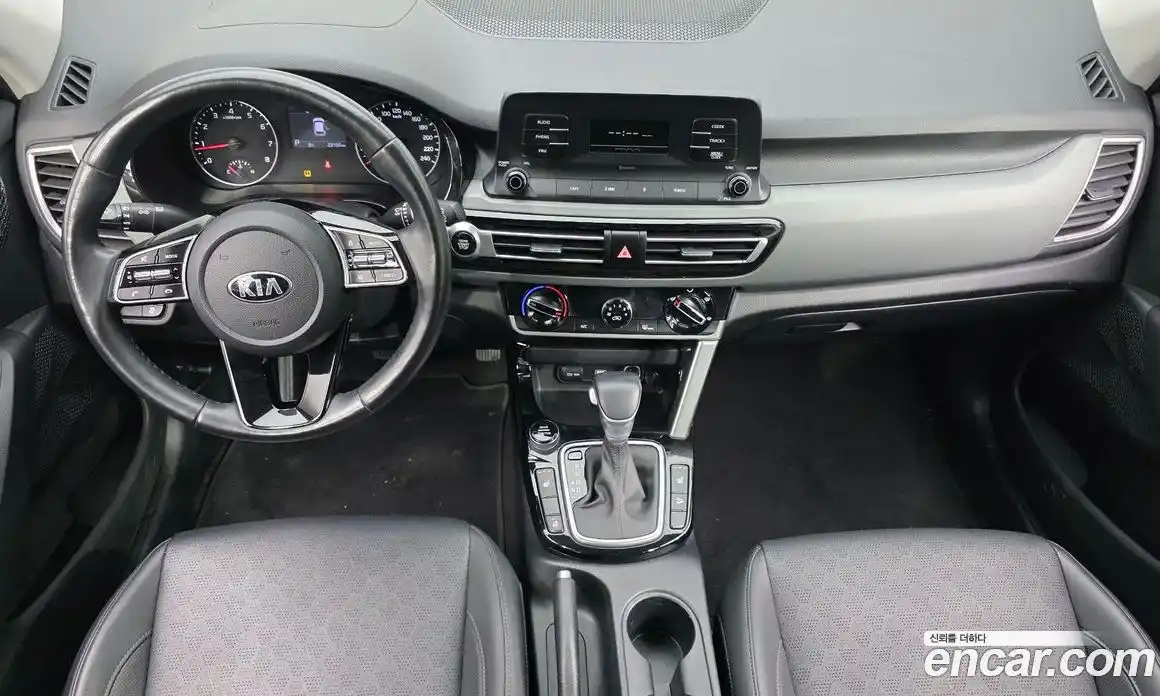 Kia Seltos 2020 1.6 Автомат в Москве № 120406, фото 17