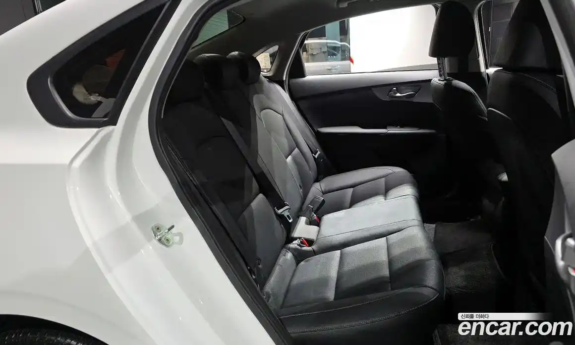 Kia K3 2022 1.6 Автомат в Москве № 121351, фото 1