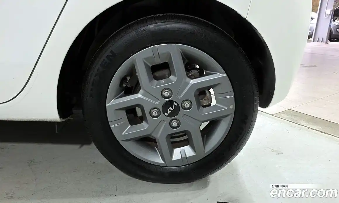 Kia Ray 2023 1.0 Автомат в Москве № 124199, фото 10