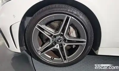 Mercedes-Benz CLS-Class 2023 1.9 Автомат в Москве № 138016, миниатюра 5