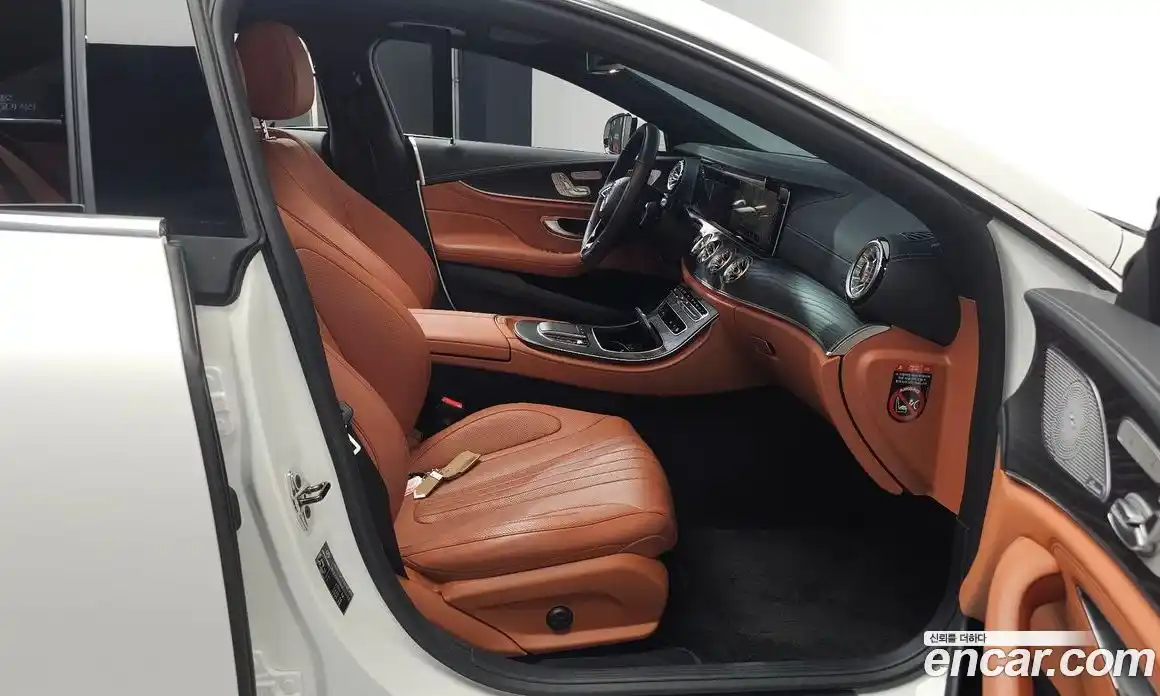 Mercedes-Benz CLS-Class 2023 1.9 Автомат в Москве № 138016, фото 8