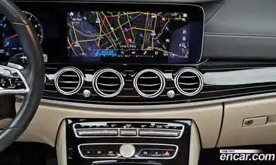 Mercedes-Benz E-Class 2023 3.0 Автомат в Москве № 138550, миниатюра 11