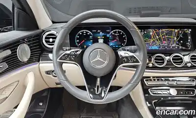 Mercedes-Benz E-Class 2023 3.0 Автомат в Москве № 138550, миниатюра 2