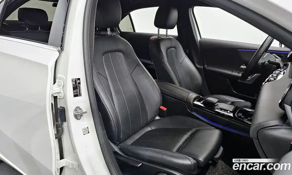 Mercedes-Benz A-Class 2021 1.9 Автомат в Москве № 142580, фото 4