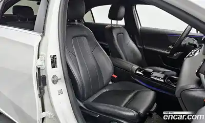 Mercedes-Benz A-Class 2021 1.9 Автомат в Москве № 142580, миниатюра 4