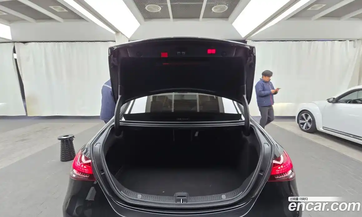 Mercedes-Benz E-Class 2021 2.0 Автомат в Москве № 142802, фото 16