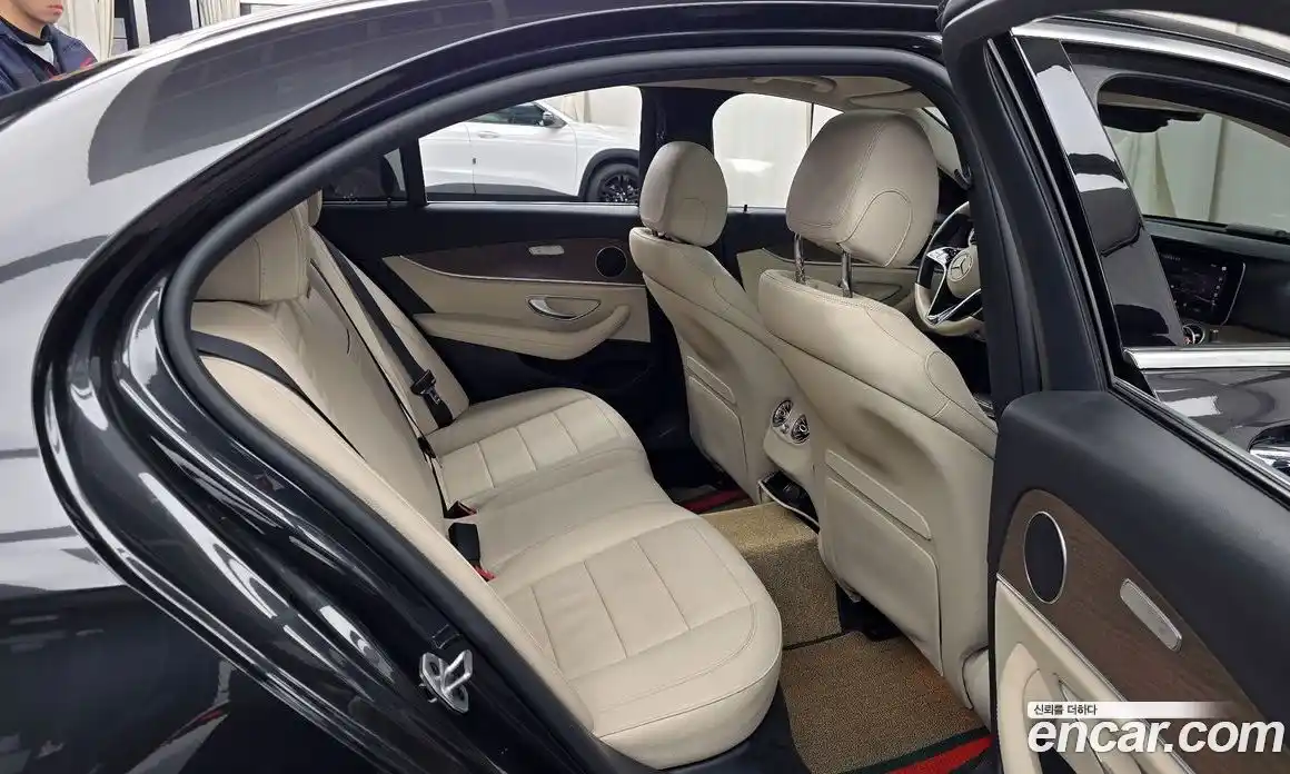 Mercedes-Benz E-Class 2021 2.0 Автомат в Москве № 142802, фото 7